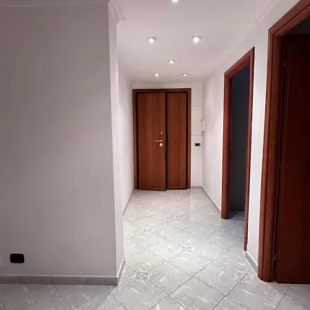 Konukevi St John Smart Roma